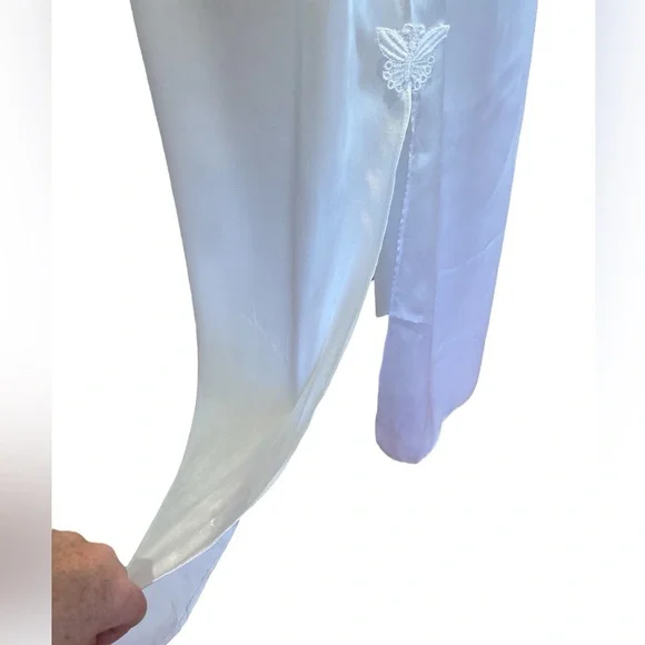 2PC 80s ROMANTIC PENIOR SET WHITE SATIN BUTTERFLY DESIGN LACE GOWN & ROBE SZ M - Picture 12 of 16